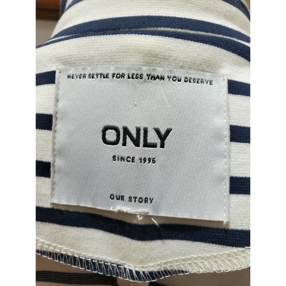 Only Women's Blue & White Two Buttons Long Sleeve Single Breasted Fitted Blazer - Picture 9 of 11